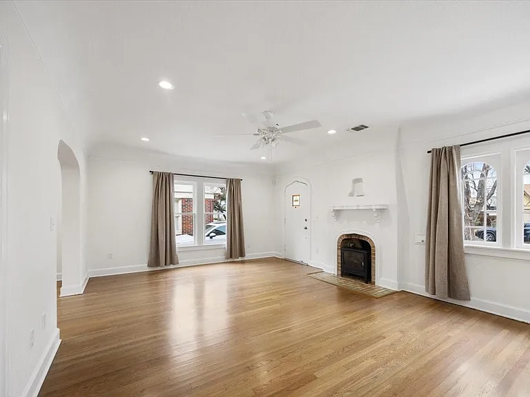 2118 Stanley Ave — Photo 6