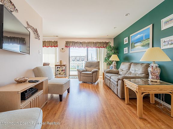 5th image of 3601 Long Beach Boulevard