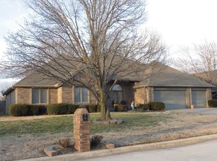 3421 W Edgewood St, Springfield, MO 65807