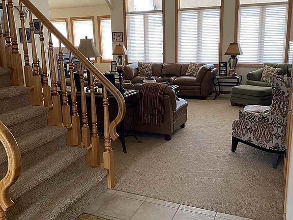 2nd image of 1006 Highland Way