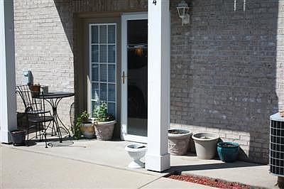 2nd image of 104 Colonial Club Dr