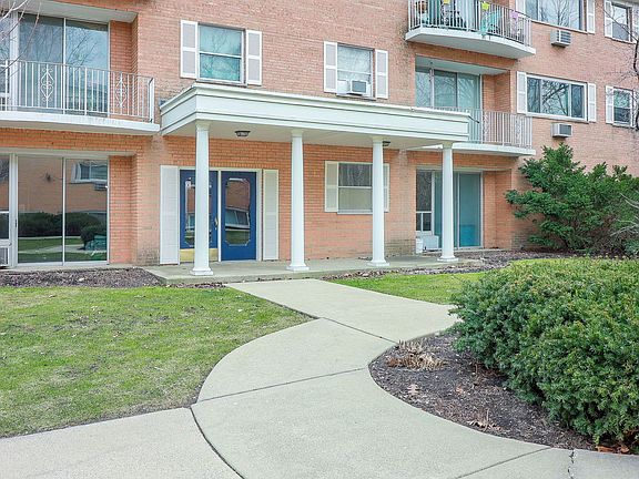 2nd image of 415 Wesley Ave APT 46