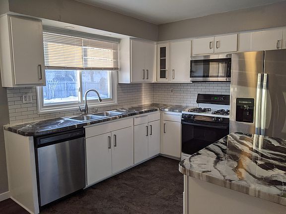 3rd image of 1520 Seymour Ave