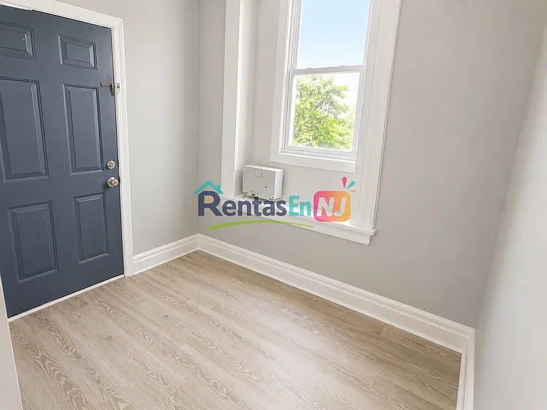 319 Coit St #6A — Photo 2