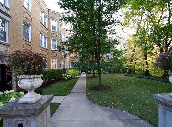 2nd image of 2581 W Montrose Ave #2JF