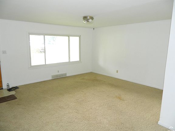 2nd image of 2105 Haskell Ave