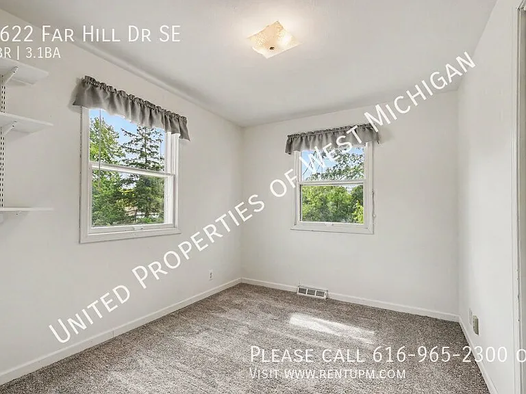 5622 Far Hill Dr SE — Photo 4