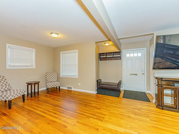 4th image of 101 Van Schoick Avenue