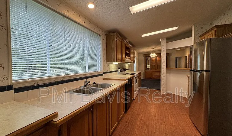 149 Aster Ave — Photo 10