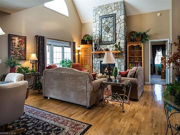 4th image of 480 Everview Ln