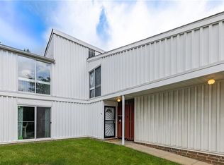 28 Sutton Pl #28, Cleveland, OH 44120