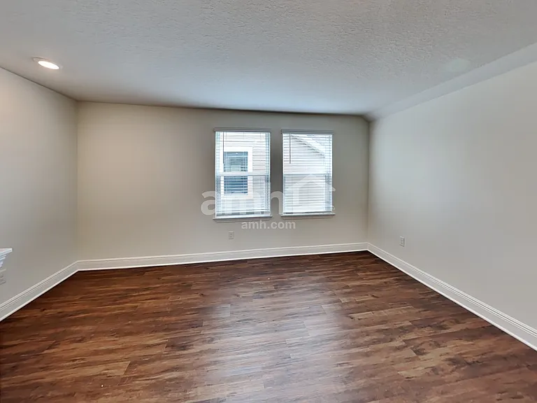27619 Saint Andrews Ave — Photo 9