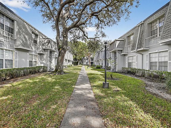 4th image of 330 NW 69th Avenue #191