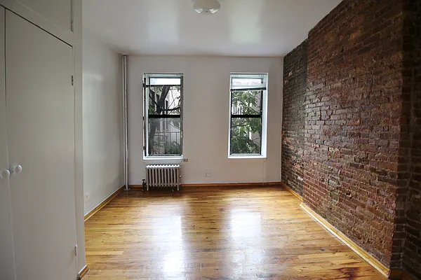 Rented by Julianna Realty Corp | media 14