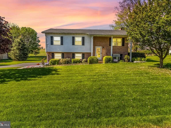 72 Cimarron Dr, Martinsburg, WV 25405