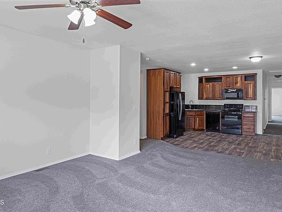 5th image of 622 40th St E