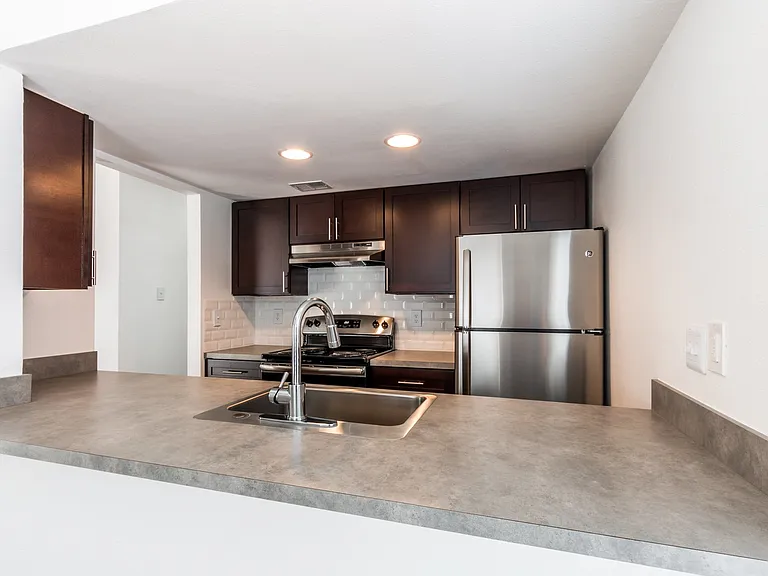 1902 Valley Hill Cir #B — Photo 8