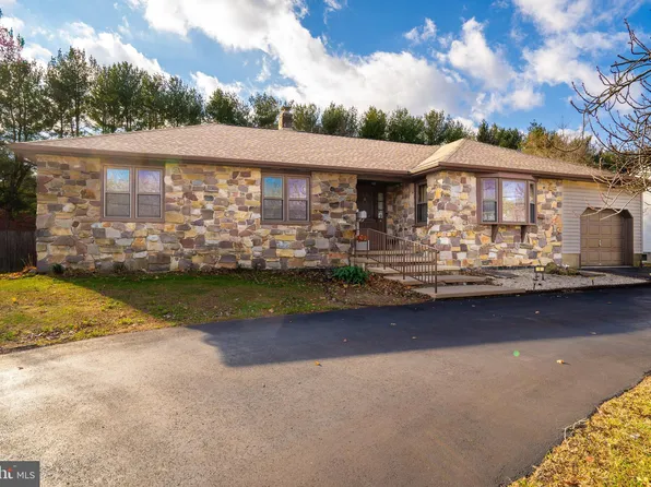 9 Leshin Ln, Hightstown, NJ 08520