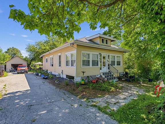 2nd image of 5727 Douglas AVENUE