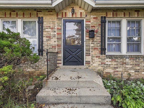 2nd image of 3364 S Chase AVENUE