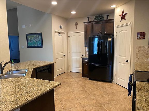 4th image of 720 Alexandria Ln