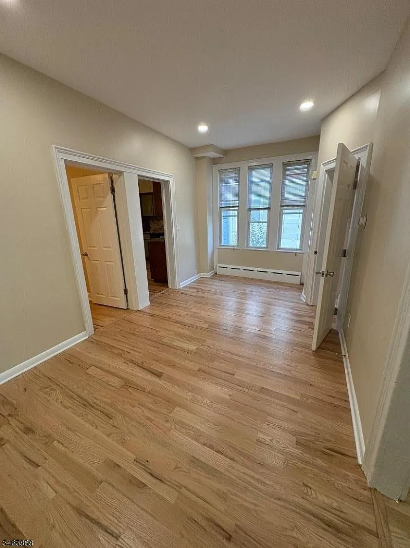 3 bed, 1.0 bath, $2,600 — Photo 4