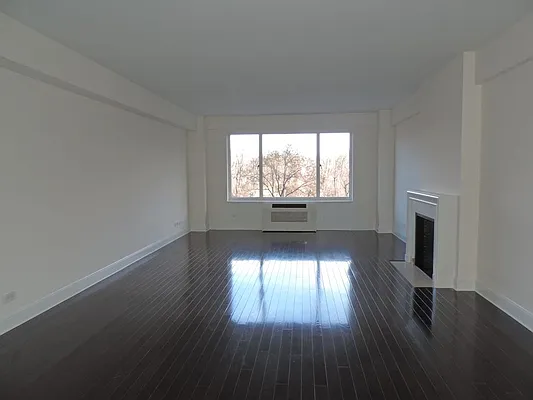 Rented by essential NEW YORK Real Estate | media 8