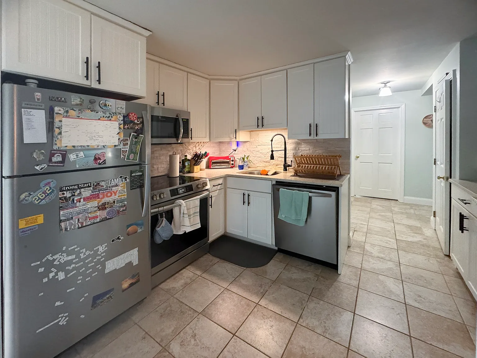 3 bed, 1155 sqft, $3,400 — Photo 4