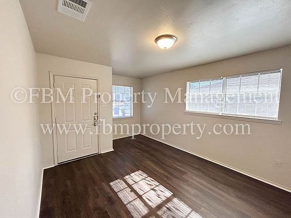 4th image of 1509 S Hall St Unit B