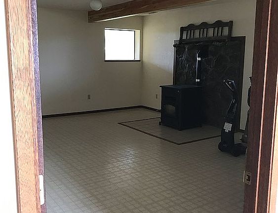 4th image of 90 Orchard Dr