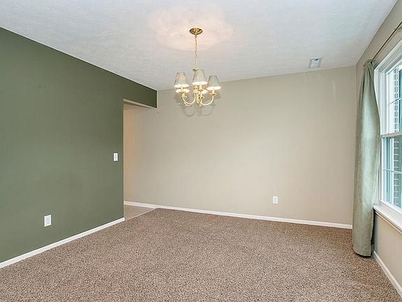 3rd image of 6821 Harriet Dr