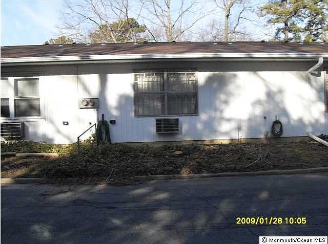 2nd image of 472 Thornbury Court #E