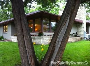 943 S Madison St, Green Bay, WI 54301