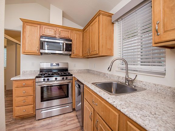 5th image of 2560 Newport Blvd Unit 12