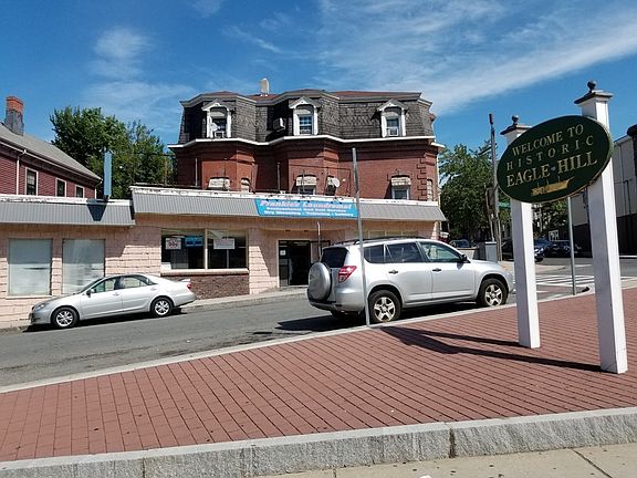 3rd image of 24 White St