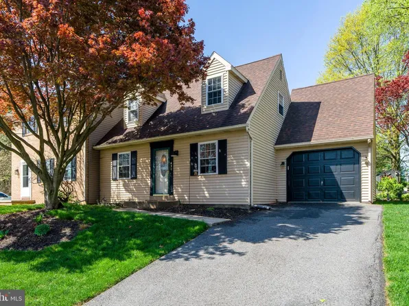 450 Daisy Ln, Lancaster, PA 17602