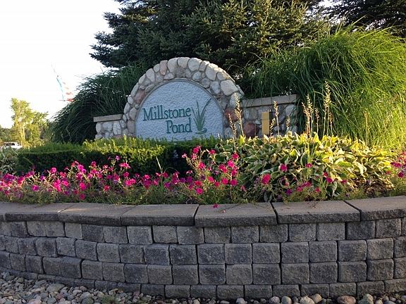 5th image of 57236 Sawmill Ln