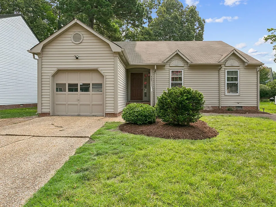 903 Belvoir Cir