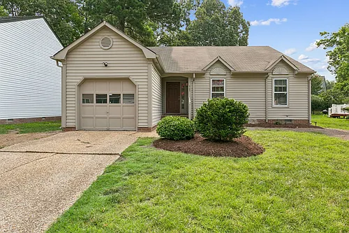 903 Belvoir Cir Photo 1