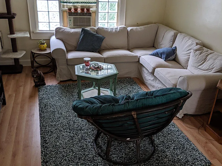 1151 Churchman Ave #UPSTAIRS — Photo 2