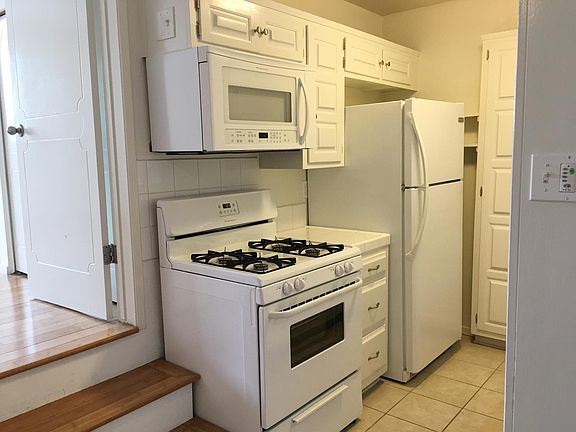 5th image of 2250 N Beachwood Dr APT 111