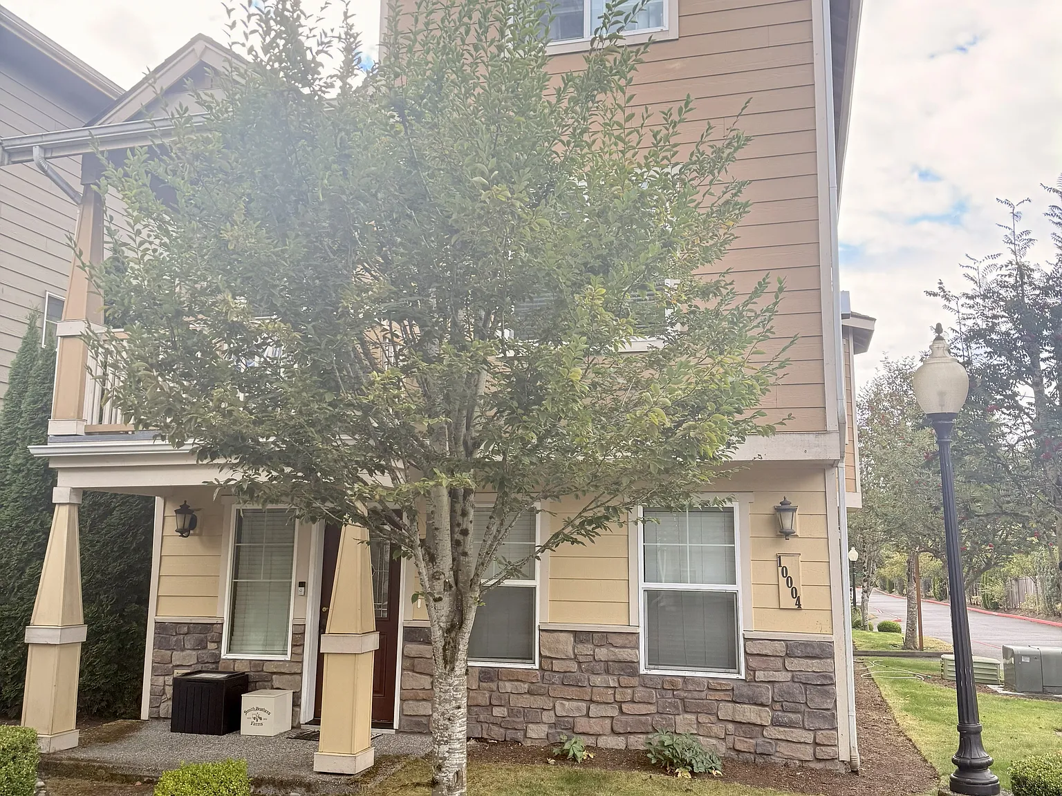 3 bed, 2113 sqft, $3,298 — Photo 2