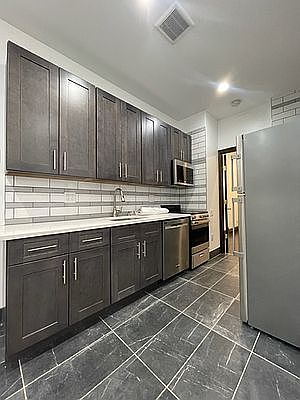 2nd image of 390 15th St #1B