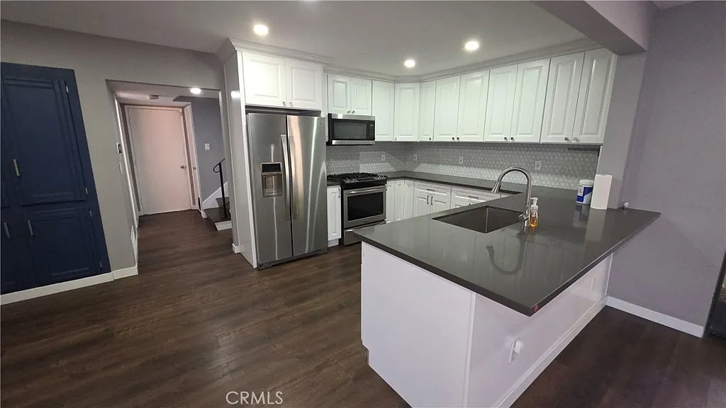4 bed, 1706 sqft, $4,500 — Photo 2