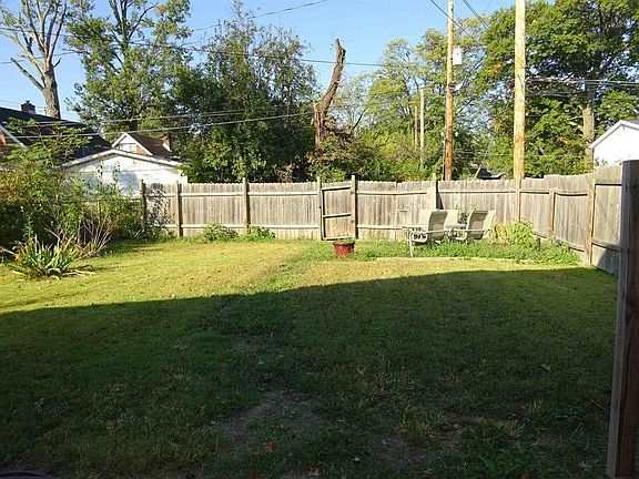 3rd image of 639 S Fares Ave