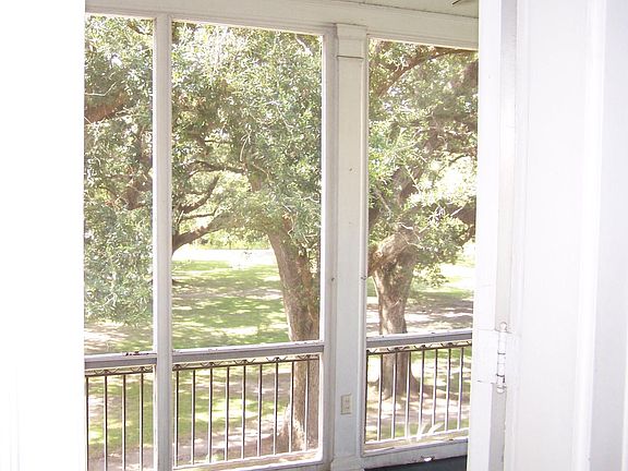 Up front porch and park from living