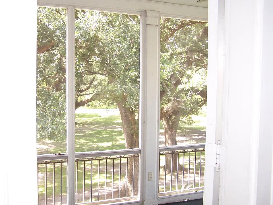 Up front porch and park from living