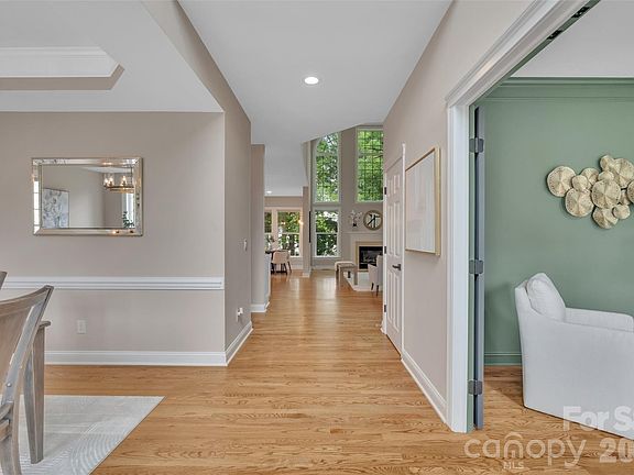 3rd image of 14611 Eastgrove Dr