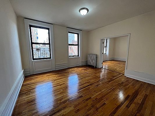 4th image of 216 W 99th St APT 21