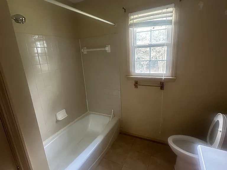 1835 Tree Brooke Ln — Photo 9